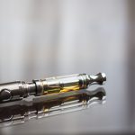 The Guide on Live Resin vs Distillate: Appreciating the Variations